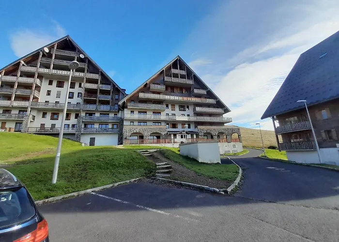 Bellevue Sur Les Hauteurs De Super-besse アパート *